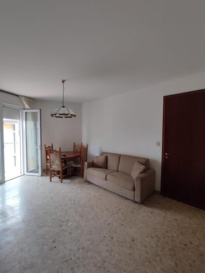Residence Centro Commerciale - Walterigato Apartments Solo Per Famiglie Lido di Jesolo Luaran gambar